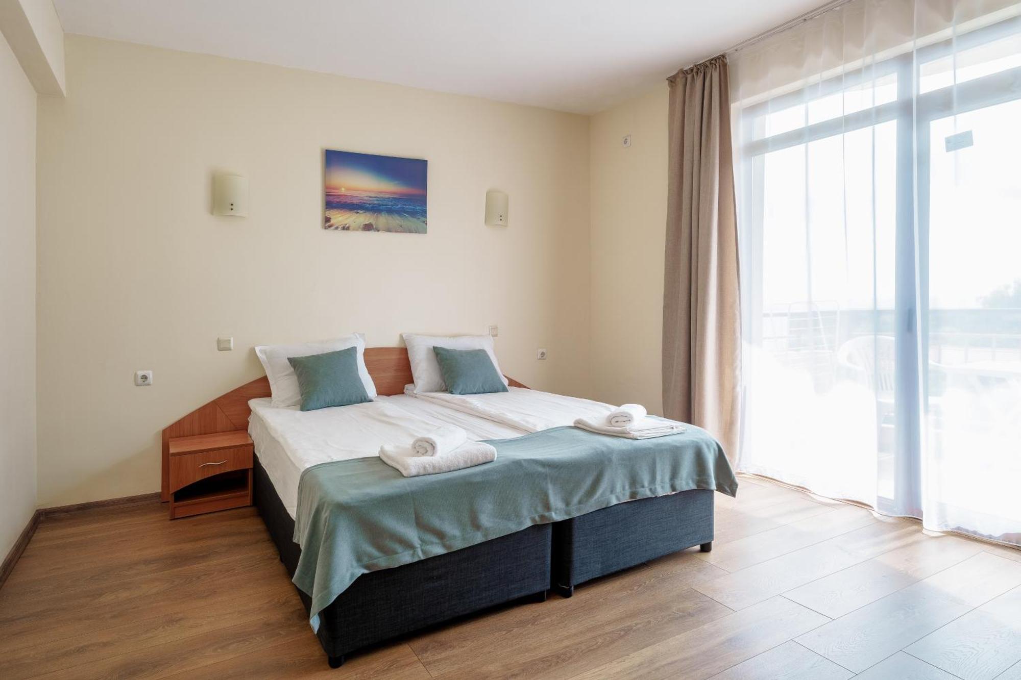 Hotel Milan Приморско Экстерьер фото