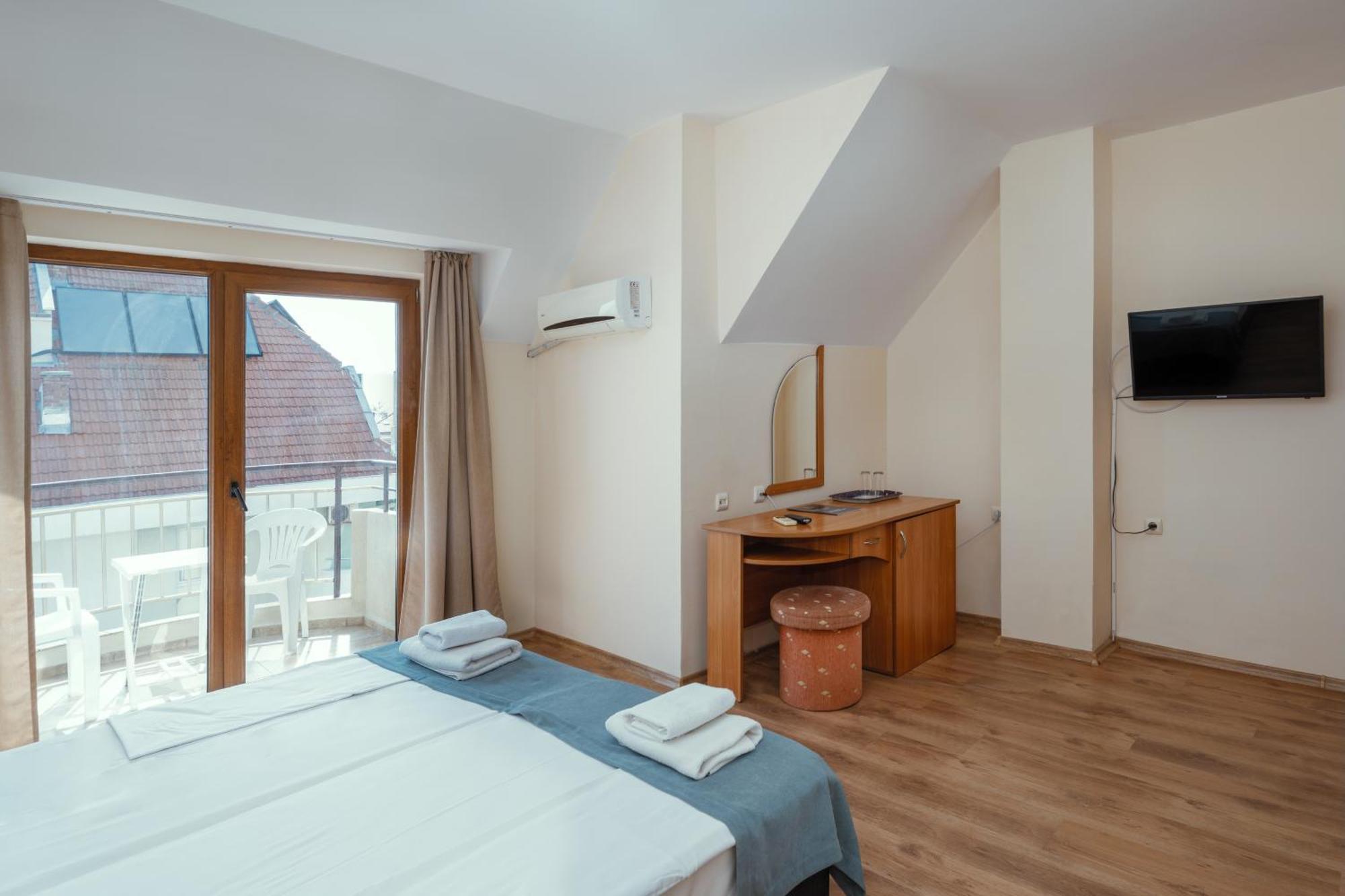 Hotel Milan Приморско Экстерьер фото
