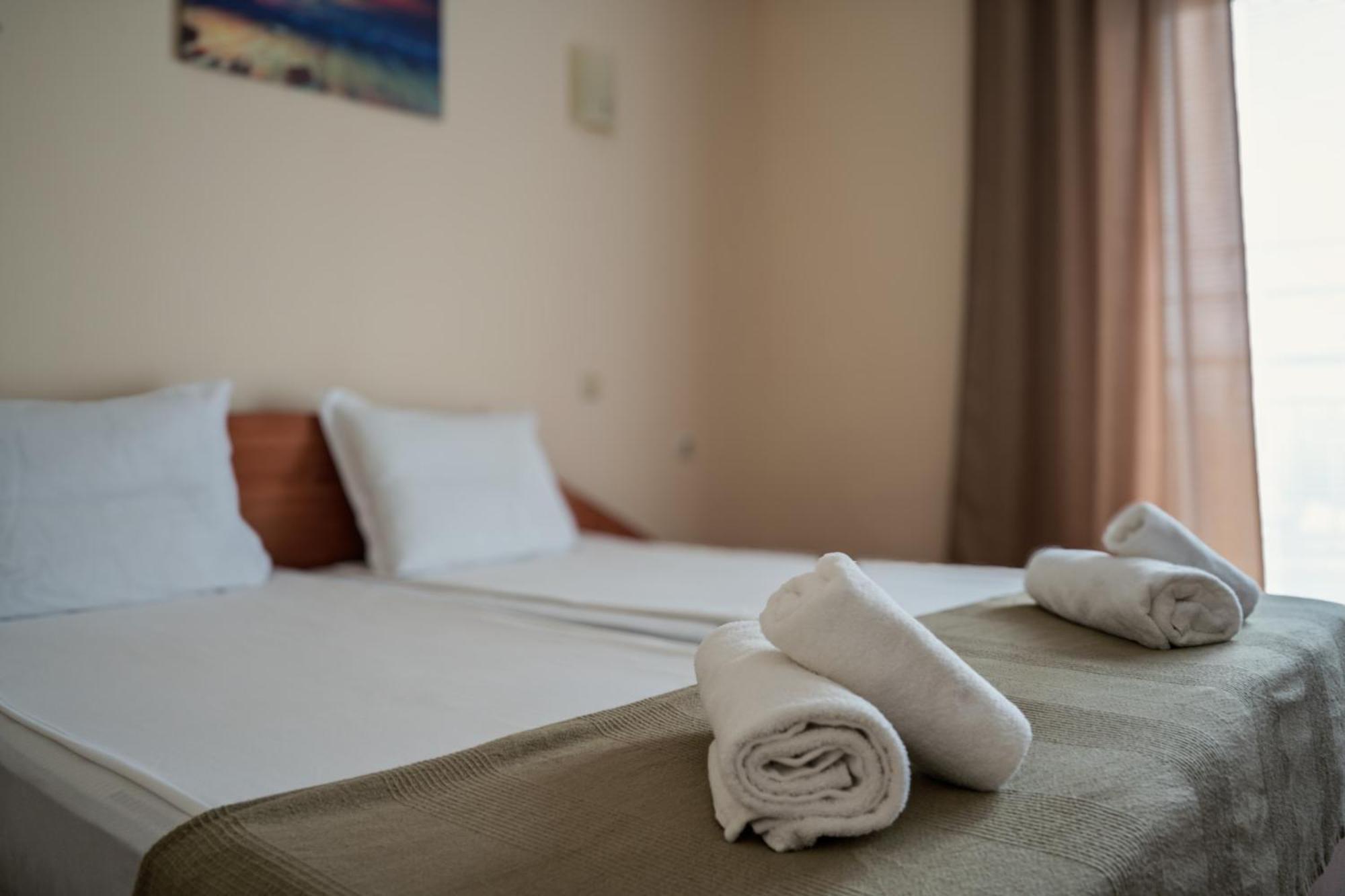 Hotel Milan Приморско Экстерьер фото