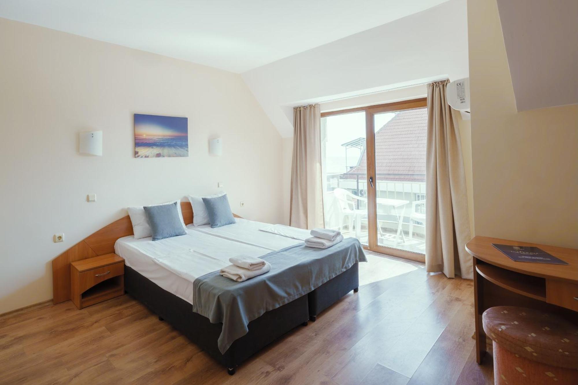 Hotel Milan Приморско Экстерьер фото