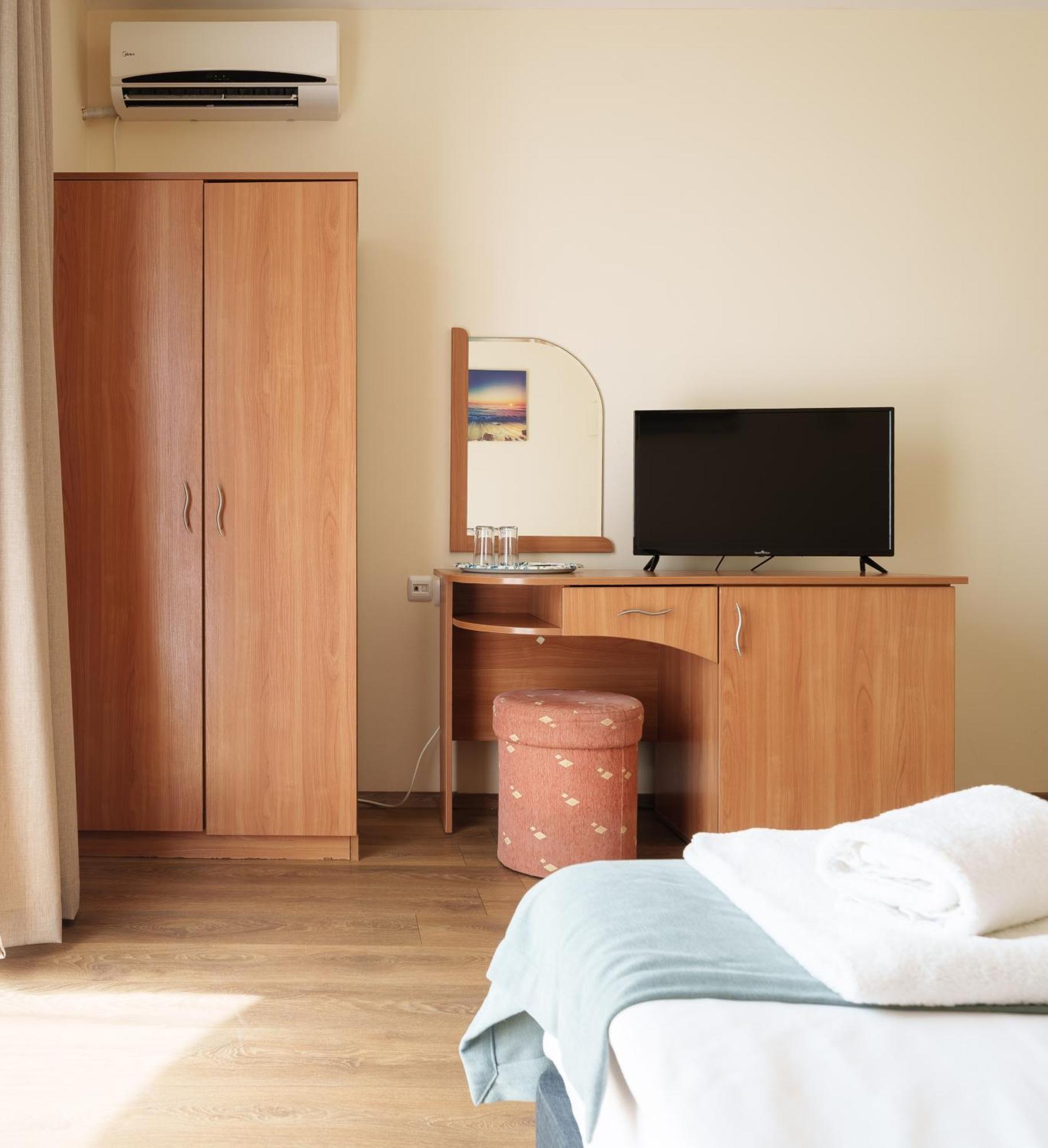 Hotel Milan Приморско Экстерьер фото